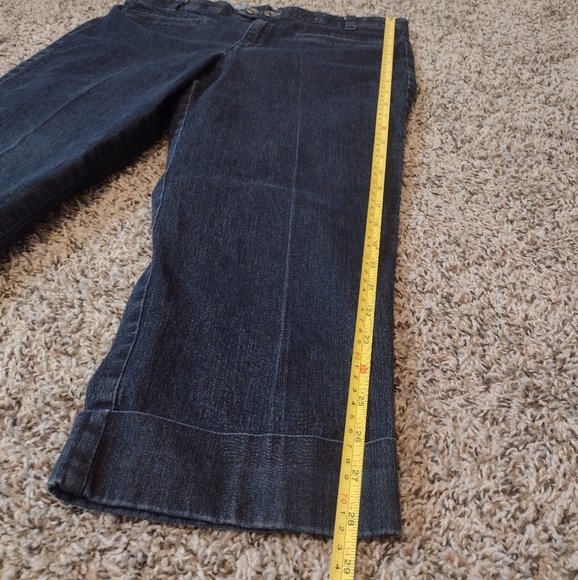 Denim Bandolino Capris - Picture 7 of 7